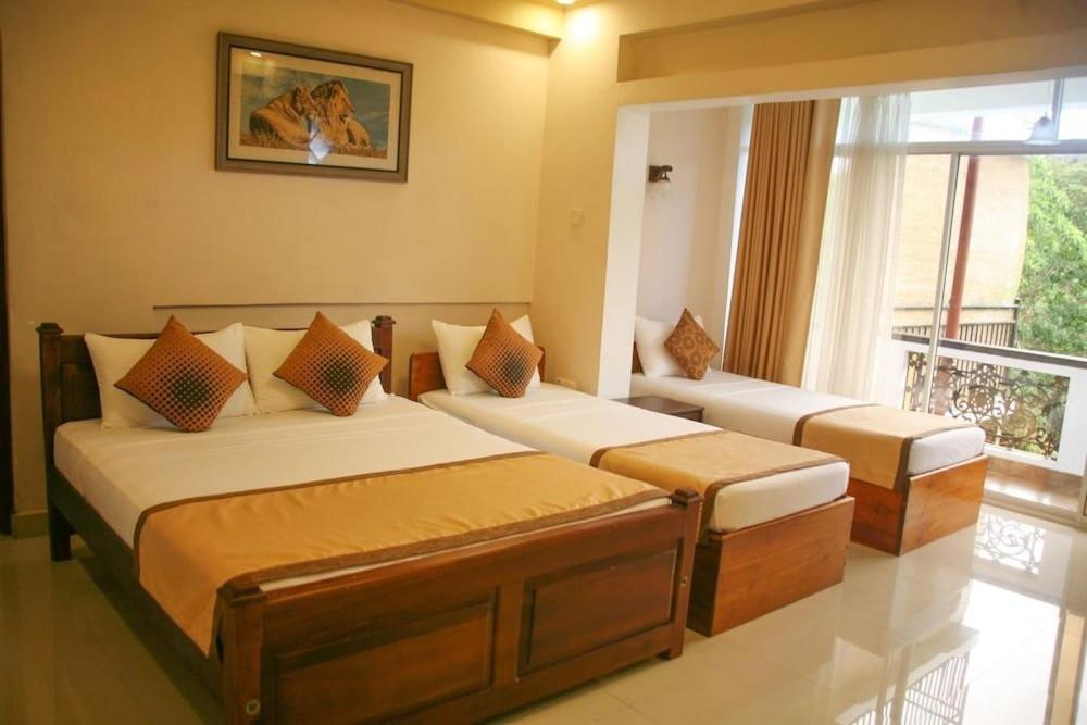 Oyo Kings Hotel Катунаяка Экстерьер фото