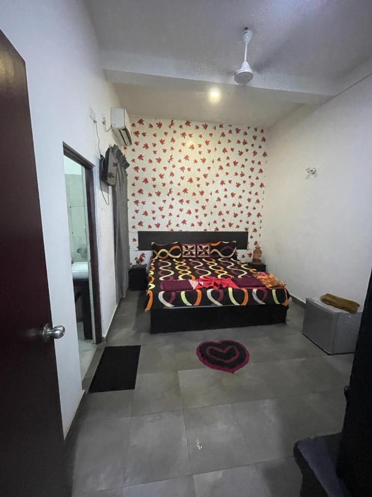 Oyo Kings Hotel Катунаяка Экстерьер фото